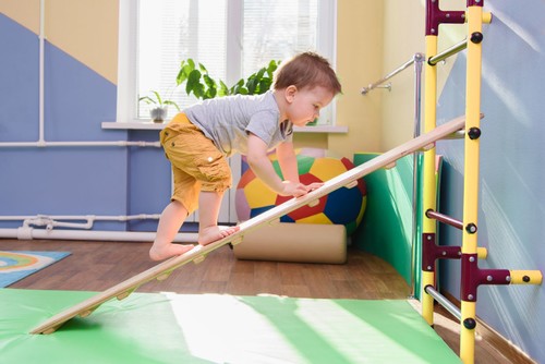 Jak jednoduše vybrat žebřiny do dětského pokoje + tipy, jak na nich cvičit